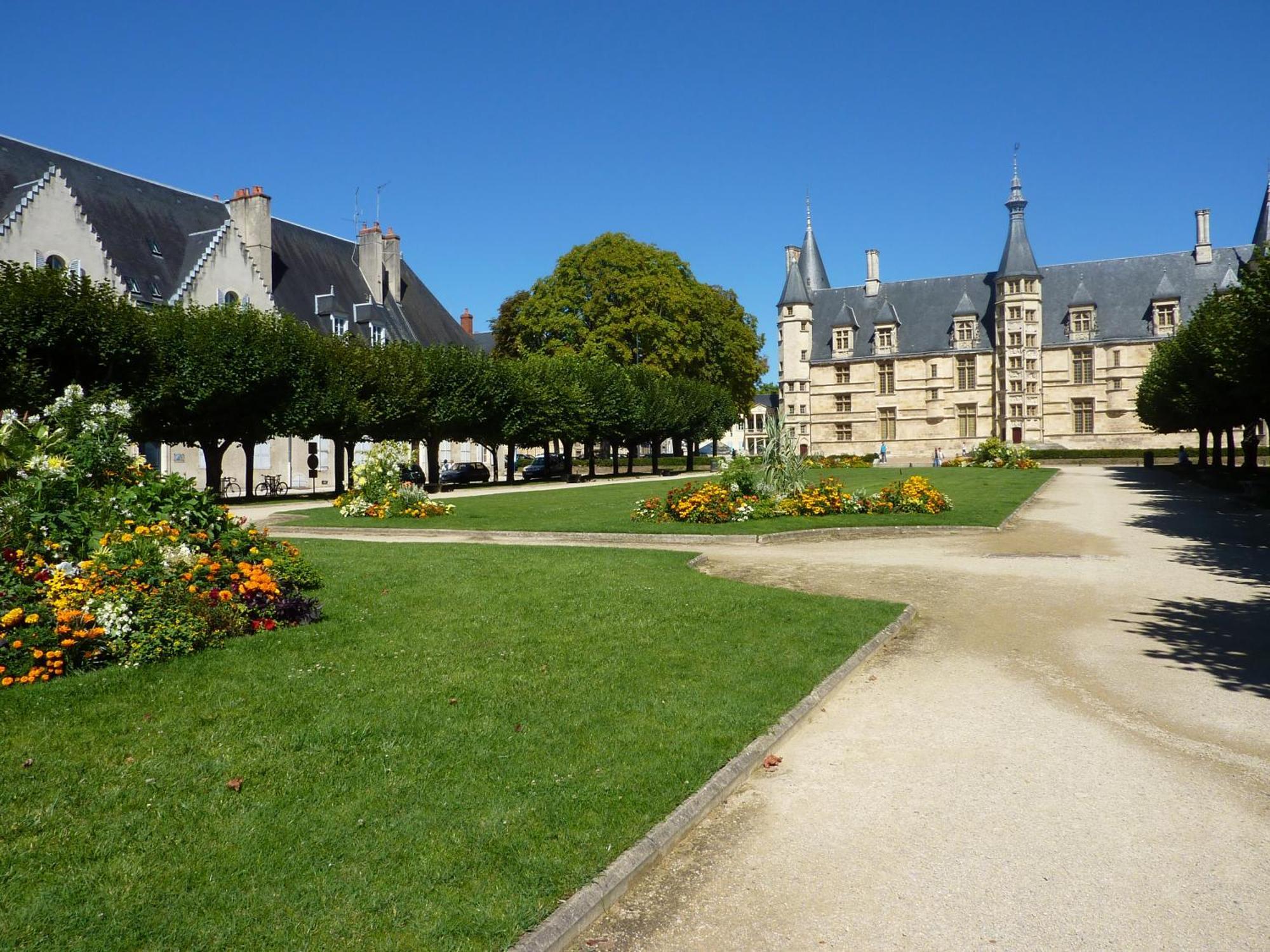 Hotel Des Ducs Nevers Eksteriør bilde